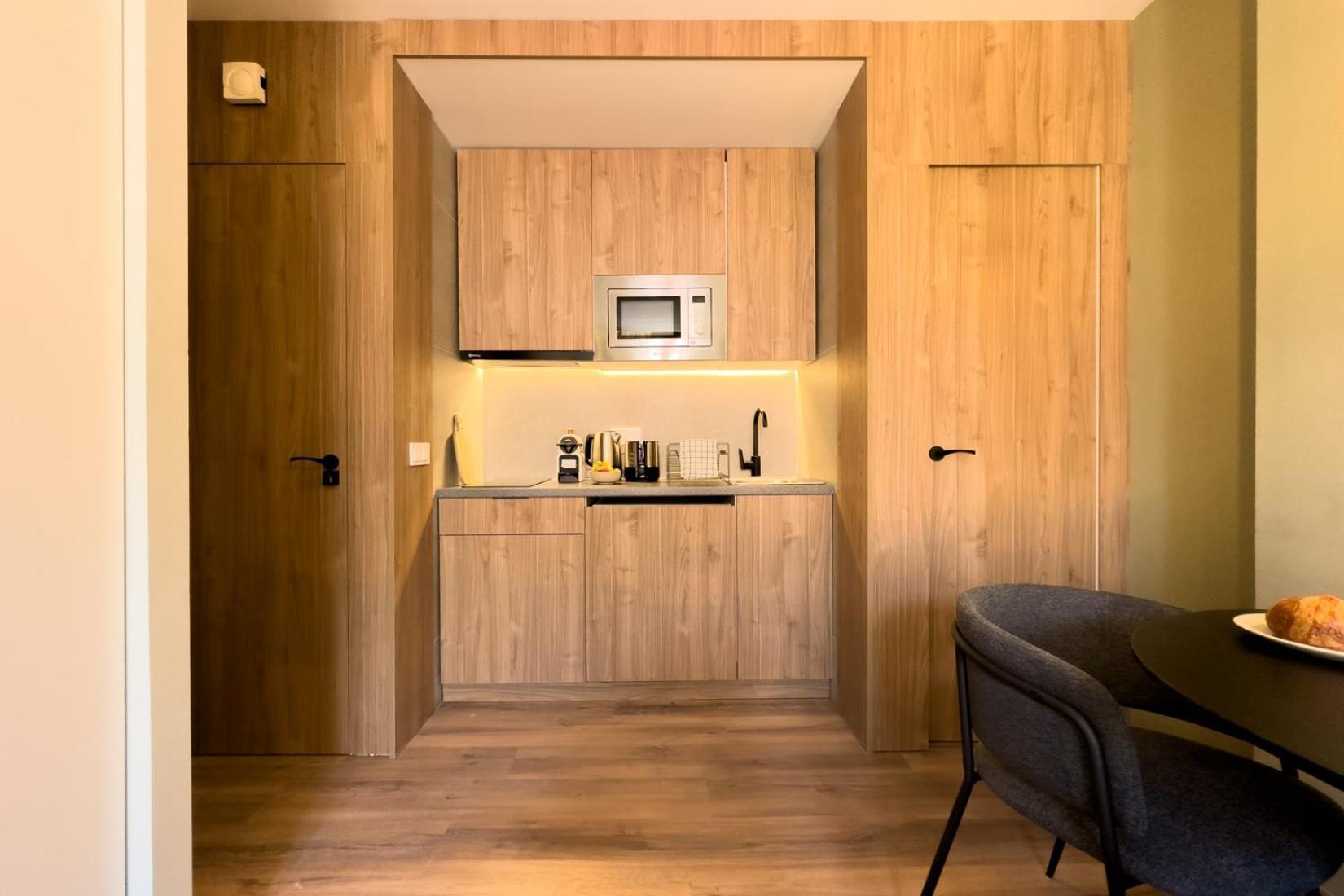 Oasis Suites Downtown Barcellona Esterno foto